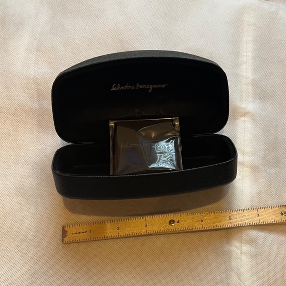 Salvatore Ferragamo Sunglasses Case With Cleaning Cloth Black Hard Oversized NEW - Picture 3 of 7